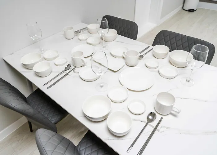 Appartement Quiet & Spacious House 7 Mins Walk From Metro Station *