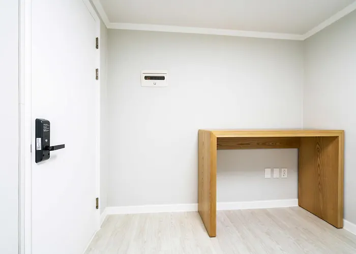 Appartement Quiet & Spacious House 7 Mins Walk From Metro Station