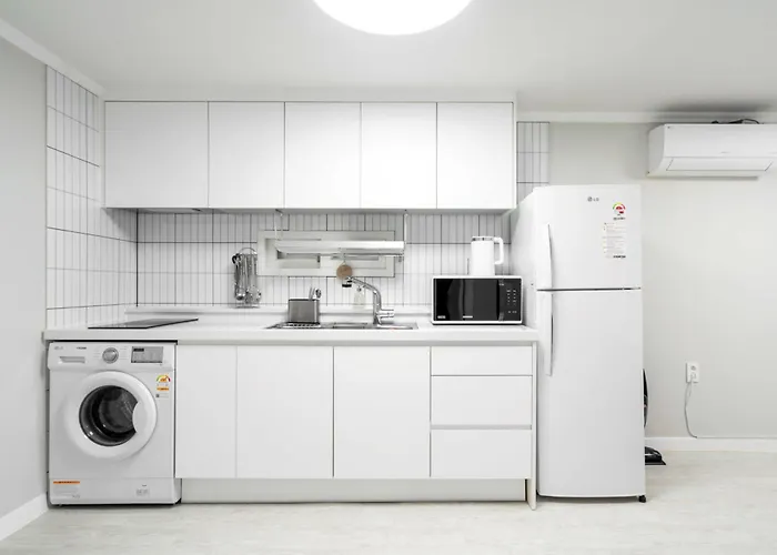 Appartement Quiet & Spacious House 7 Mins Walk From Metro Station *