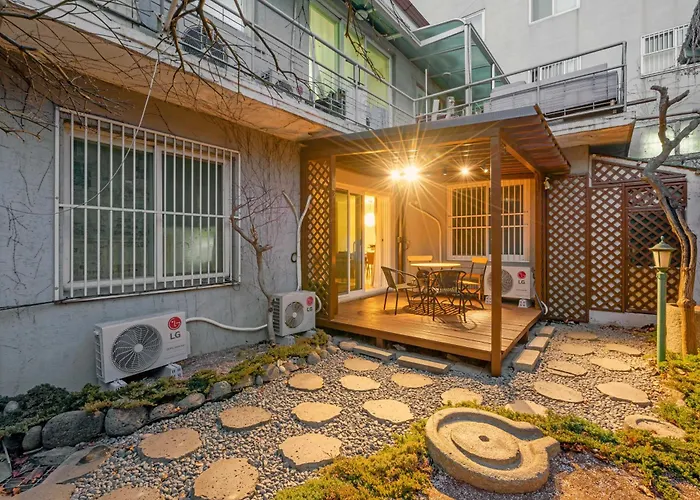 Quiet & Spacious House 7 Mins Walk From Metro Station Appartement *