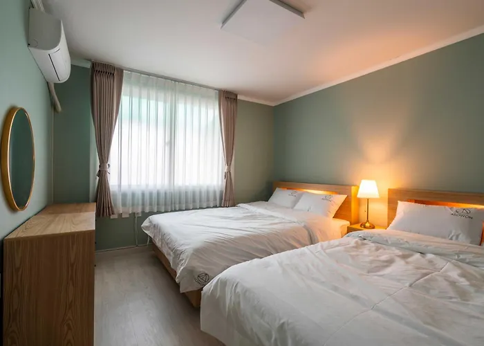 Quiet & Spacious House 7 Mins Walk From Metro Station * Seoel