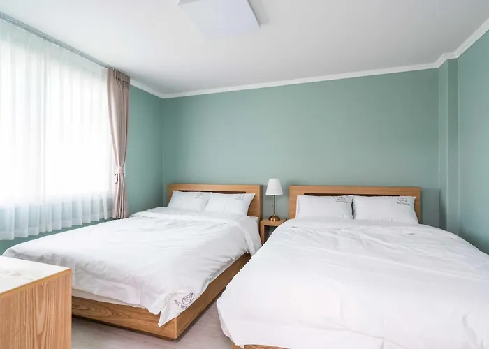 Quiet & Spacious House 7 Mins Walk From Metro Station Appartement Seoel