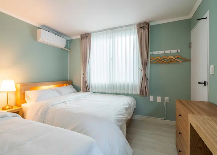 Quiet & Spacious House 7 Mins Walk From Metro Station Appartement Seoel