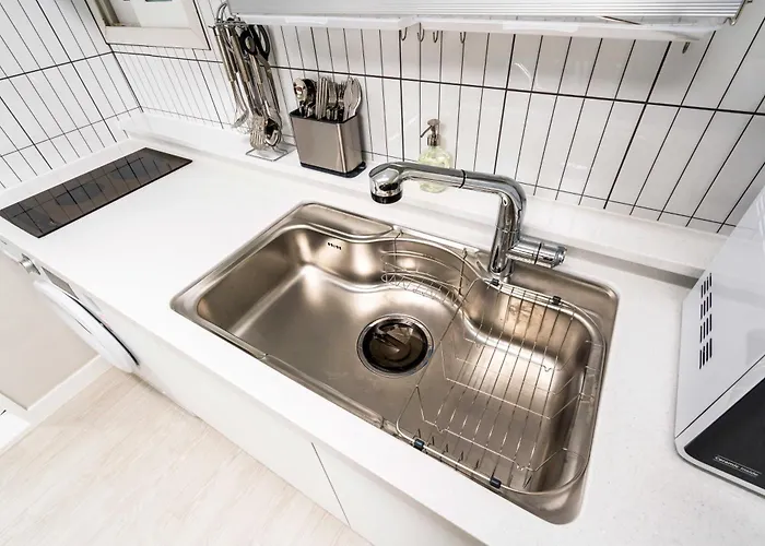 Appartement Quiet & Spacious House 7 Mins Walk From Metro Station *