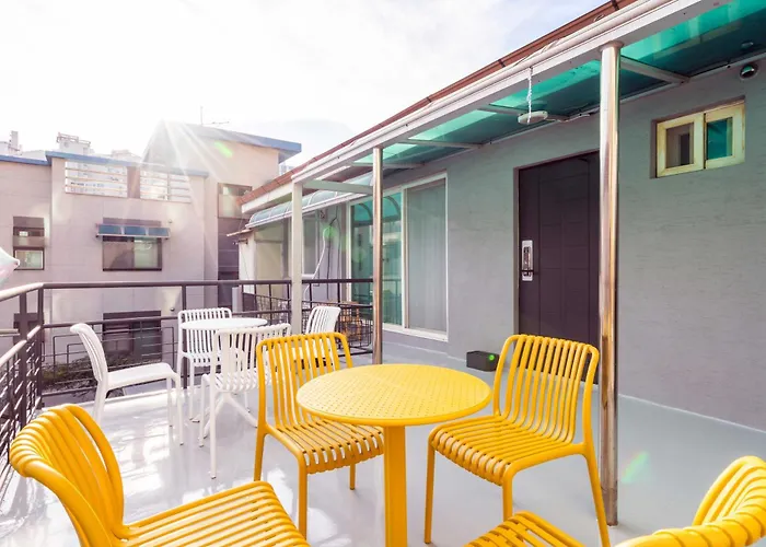 Appartement Quiet & Spacious House 7 Mins Walk From Metro Station