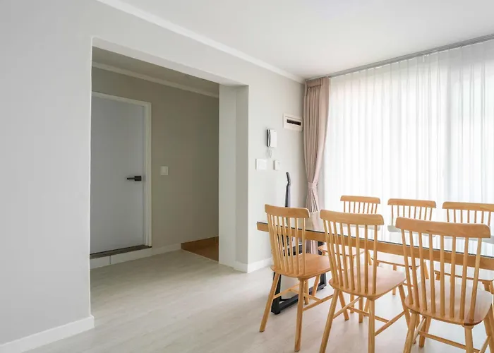 Appartement Quiet & Spacious House 7 Mins Walk From Metro Station
