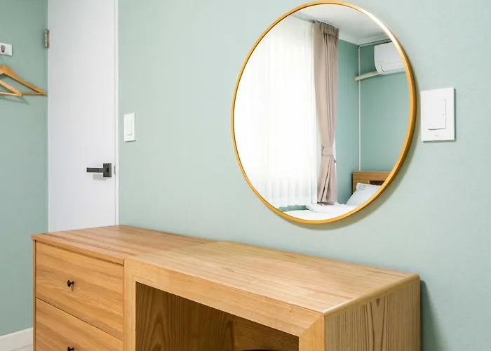 Quiet & Spacious House 7 Mins Walk From Metro Station Appartement Seoel