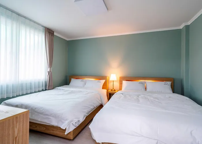 Quiet & Spacious House 7 Mins Walk From Metro Station Appartement